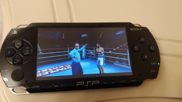 Sony PSP 1004 прошитая + флешка 16GB c играми + Наушники., photo number 8