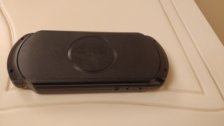 Sony PSP E1004 прошитая + флешка 16GB c играми + Наушники., фото №3