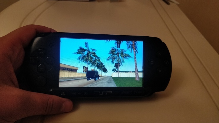 Sony PSP E1004 прошитая + флешка 16GB c играми + Наушники., фото №9