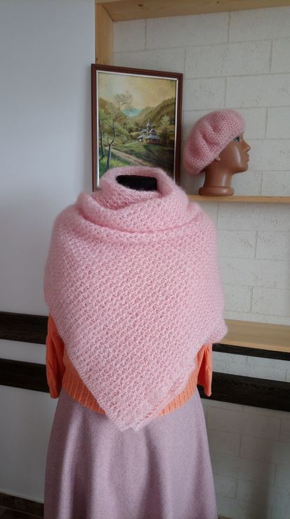 Вязаный шарф-палантин и берет женские - Розовое сияние, фото №8