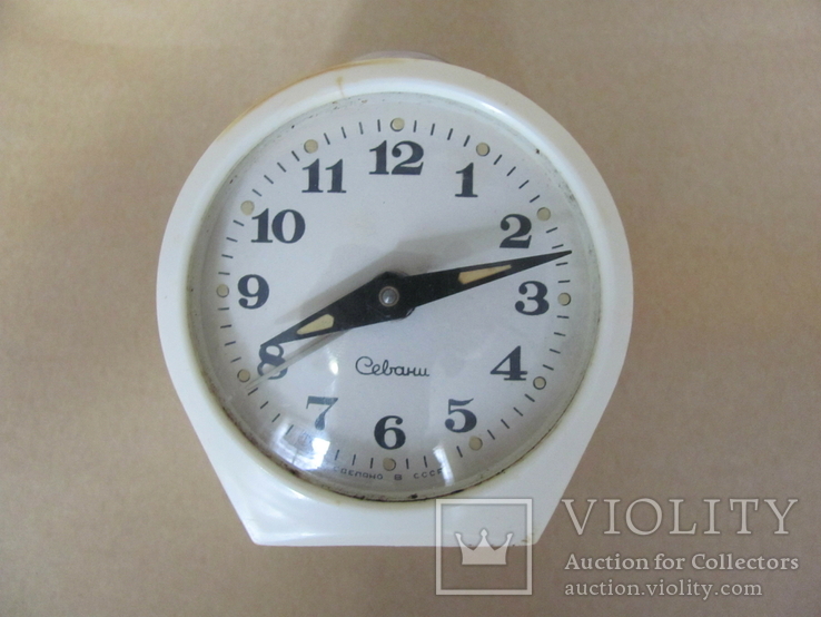  Часы-будильник Севани, СССР, фото №2