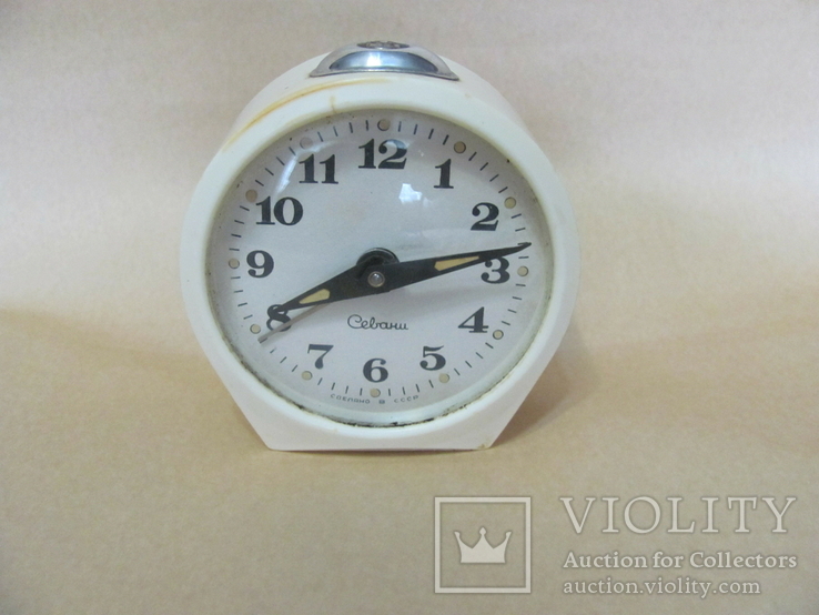  Часы-будильник Севани, СССР, фото №3