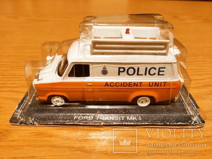 Модель Ford Transit Mk I Городская полиция Великобритании 1/43 Полицейские машины мира ПММ, фото №2