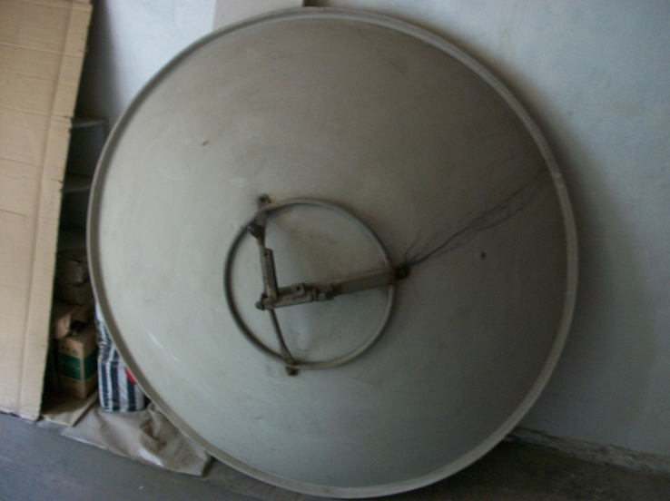 Спутниковая антенна тарелка "нью вiнд" диаметр-140-сантиметров, фото №3