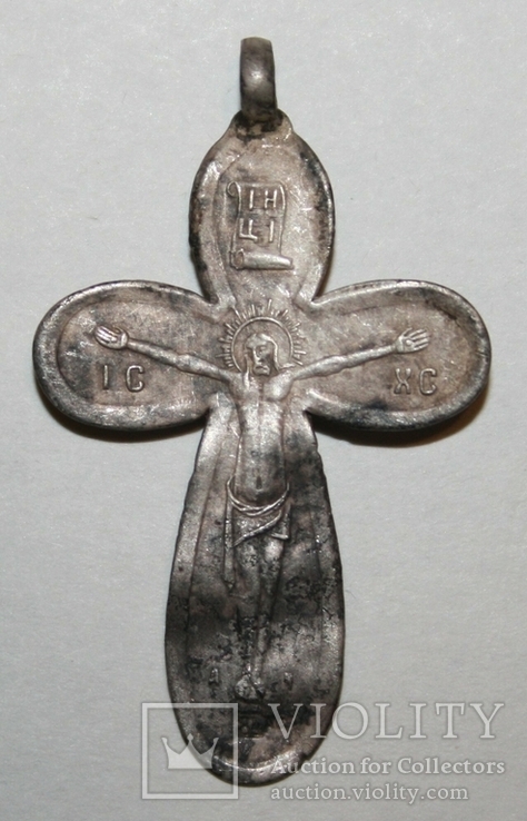 Серебрянный нательный крестик с остатками эмали 84 проба (А.Ч-А.С) 1,2 грамма