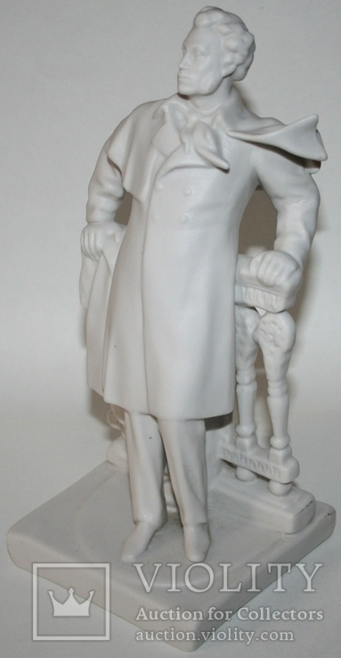 Фарфоровая статуэтка А.С.Пушкин (ЛФЗ.,без клейм.,бисквит), фото №3