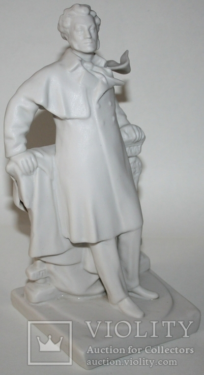 Фарфоровая статуэтка А.С.Пушкин (ЛФЗ.,без клейм.,бисквит), фото №9