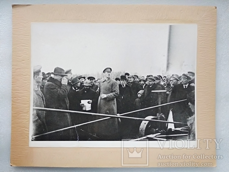 В.И.Ленин на испытаниях первого советского электроплуга.1921г.Фотохроника ТАСС.162экз.