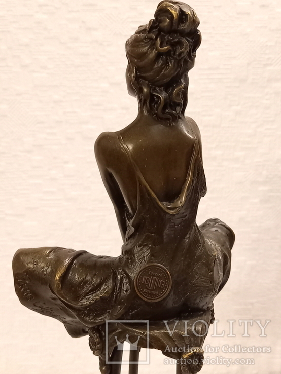 Бронзовая статуэтка " Девушка на стуле "- бронза, латунь., фото №5