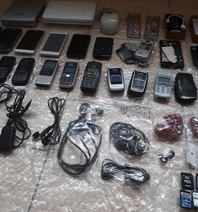 Телефоны Samsung, BlackBerry, HTC, S-Tell, Nokia, акб, флешки, шнуры, озу, наушники, photo number 7
