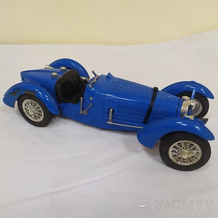 Модель автомобиля Bugatti Type 59. Bburago. 1/18, фото №2