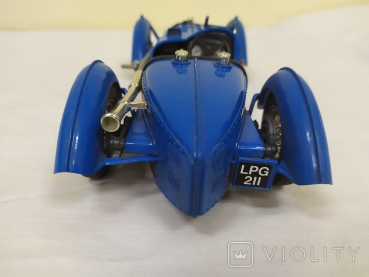 Модель автомобиля Bugatti Type 59. Bburago. 1/18, фото №9