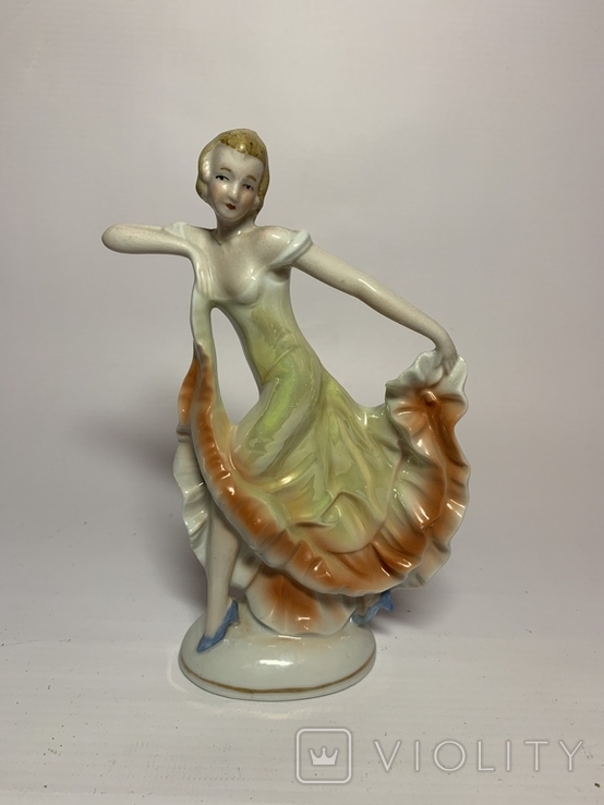 Фарфоровая статуэтка "Танцовщица" №2 Foreign