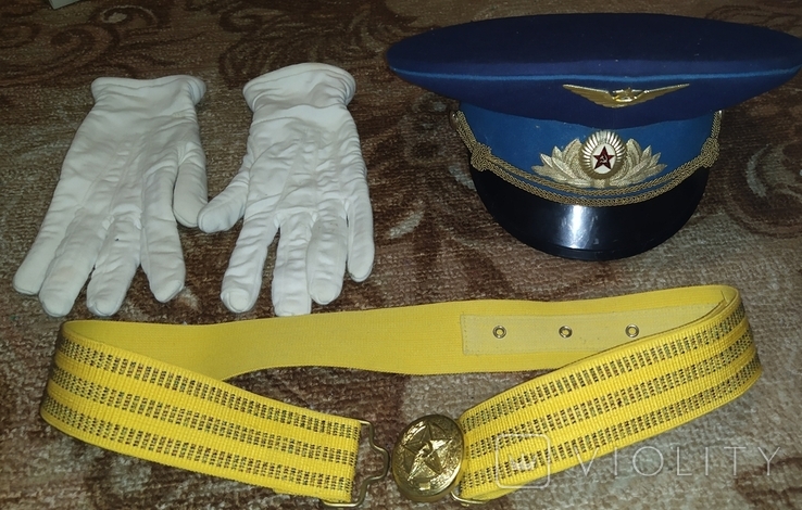 Фуражка,парадный ремень и перчатки летчика СССР