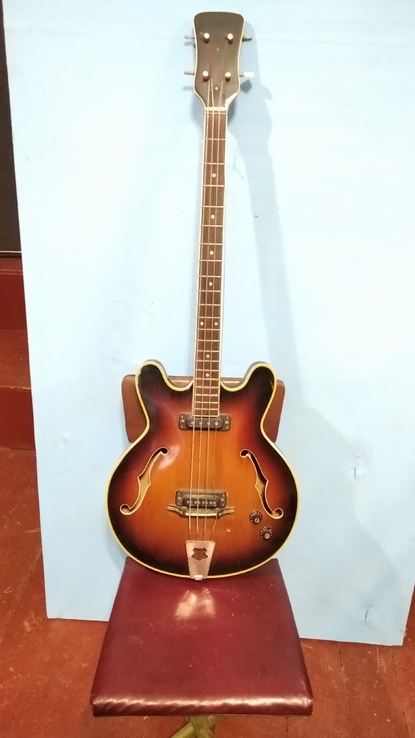 Полуакустическая бас-гитара Musima 1657b (ГДР)