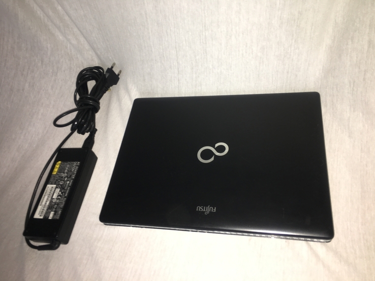 Ноутбук Fujitsu LB P701 12,1" i3-2330M/4gb/320gb/ Intel HD3000, photo number 2