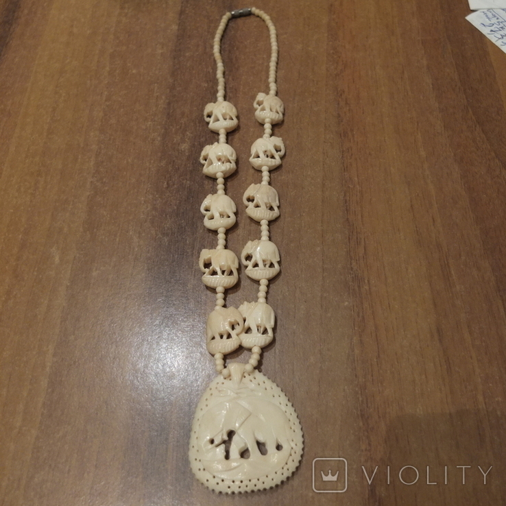 Ожерелье из кости "Слоники."