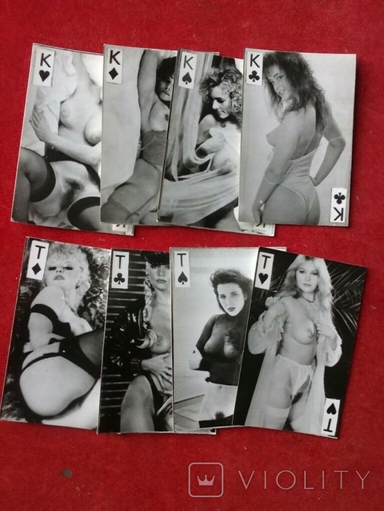 черно белые игральные карты с голыми женщинами