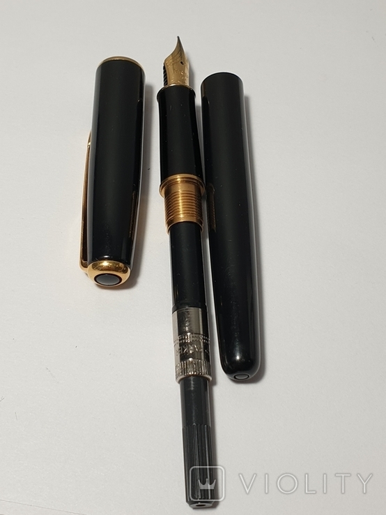 Перьевая ручка Parker с золотым пером 18k (750 пр)