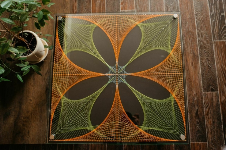 Журнальный столик в стиле String art ручной работы, фото №2