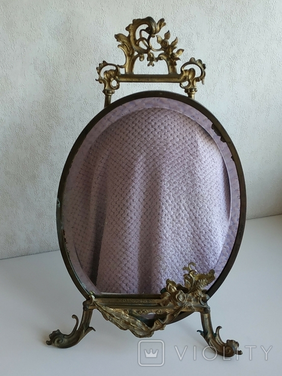 Настольное зеркало в бронзовой рамке