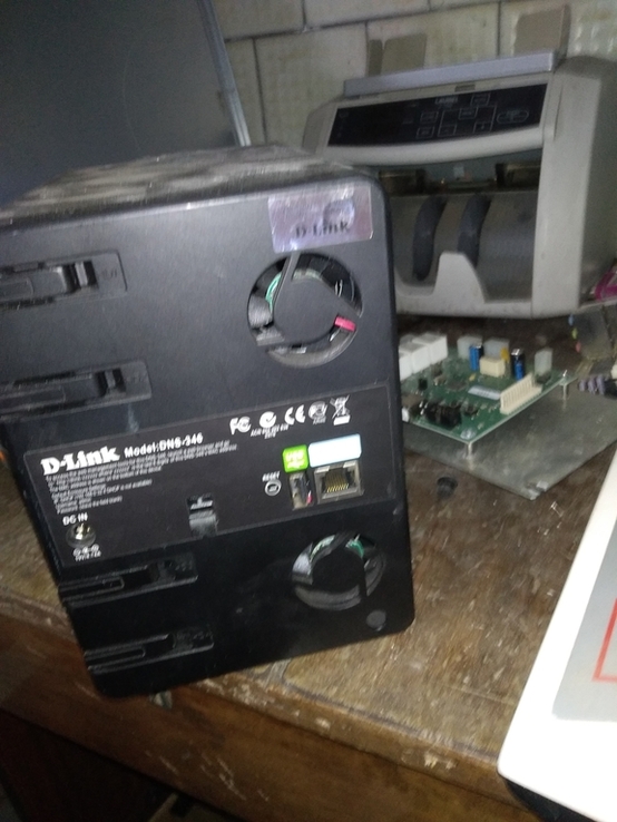 NAS D-Link DNS-345, photo number 3