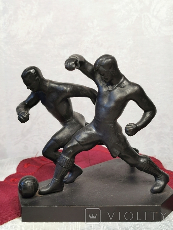 Скульптура футболисты футбол чугун. Свердловск, фото №3