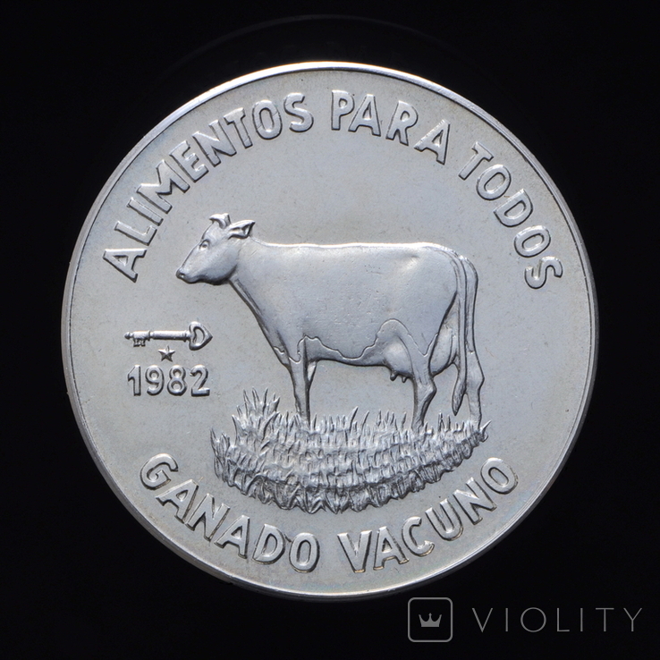 1 Песо 1982 ФАО - Корова, Куба