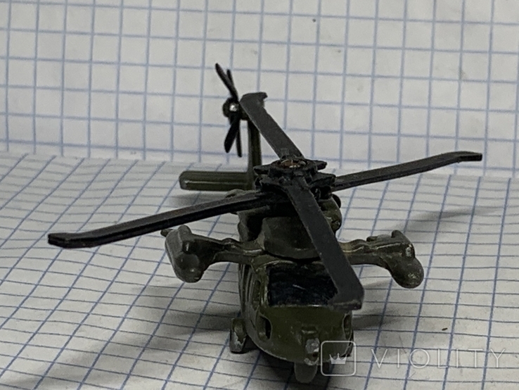 MAISTO Модель военного вертолета