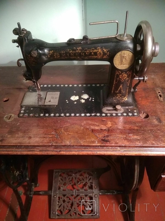 Антикварная швейная машинка Minerva (1883-1891 года выпуска), фото №11