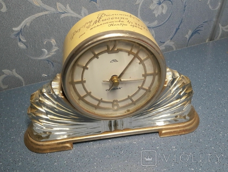 Часы настольные "Маяк" из Советского прошлого
