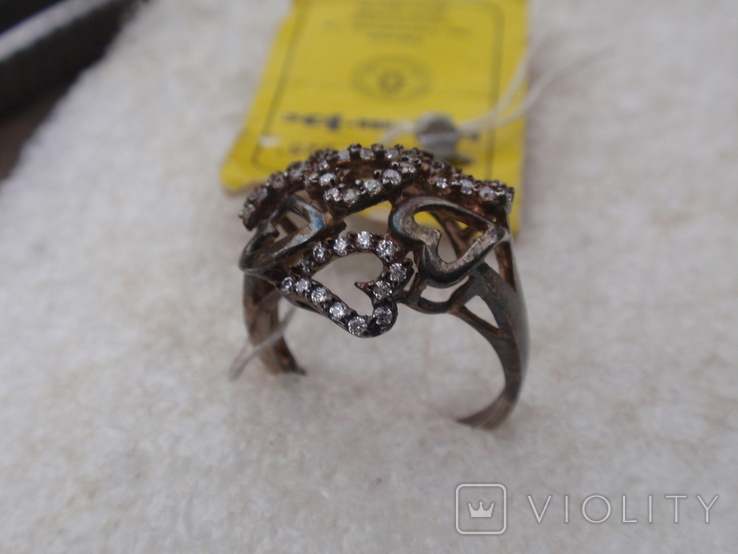Новое кольцо в сердечках из серебра 925, цирконий . Размер 18.
