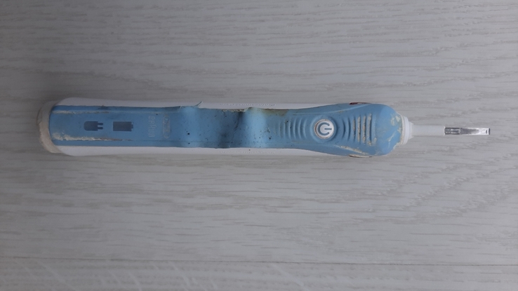 Электрическая зубная щетка Braun (Германия), фото №4