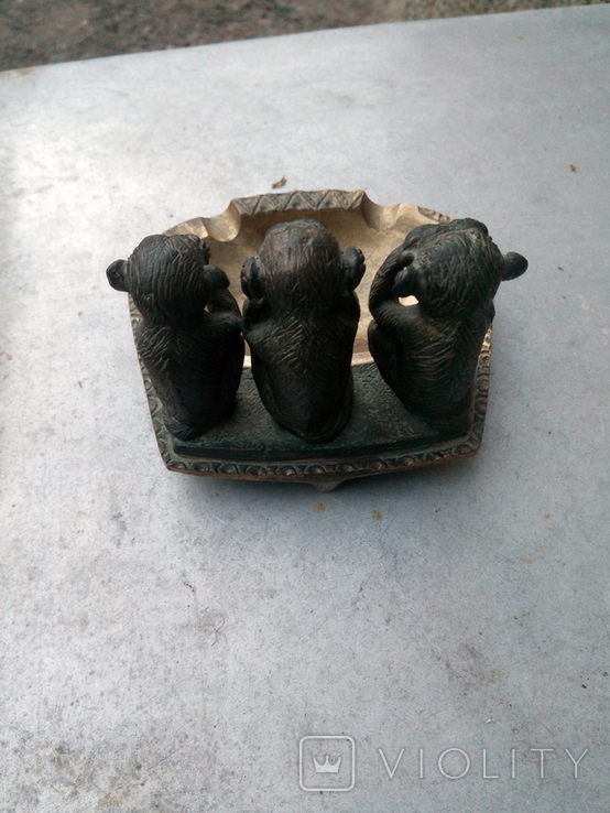 Бронзовая пепельница Три обезьяны, фото №3