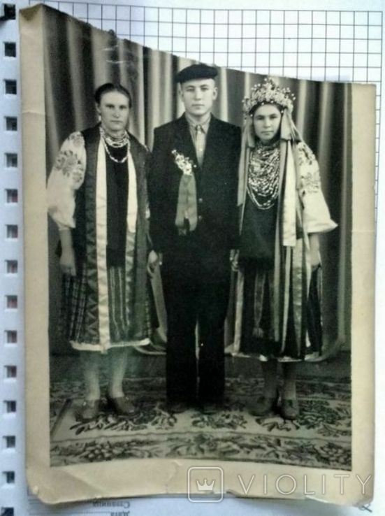 Ukrainian women in the nat. Costumes. Ethnographic.