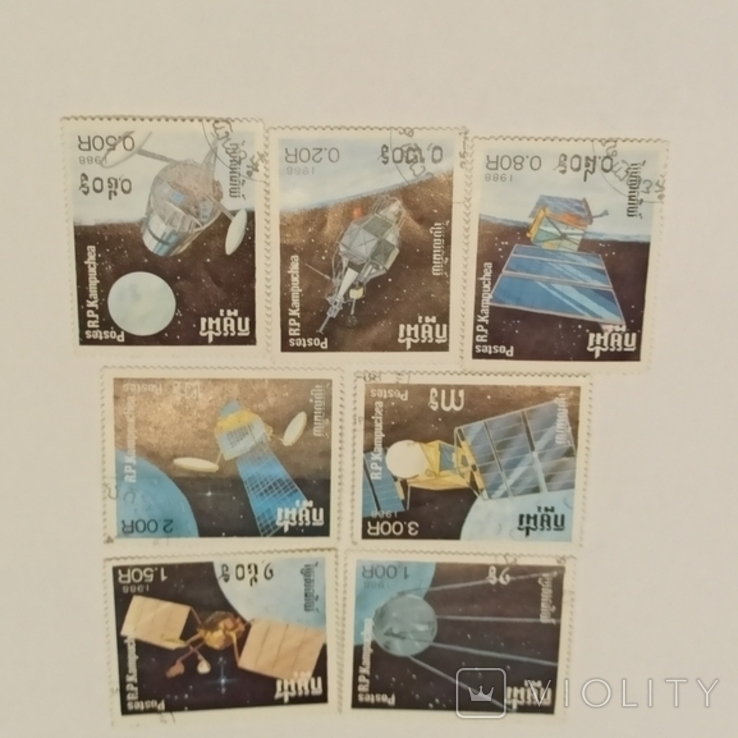 Марки Космос Спутники Камбоджа 1988 год, фото №2