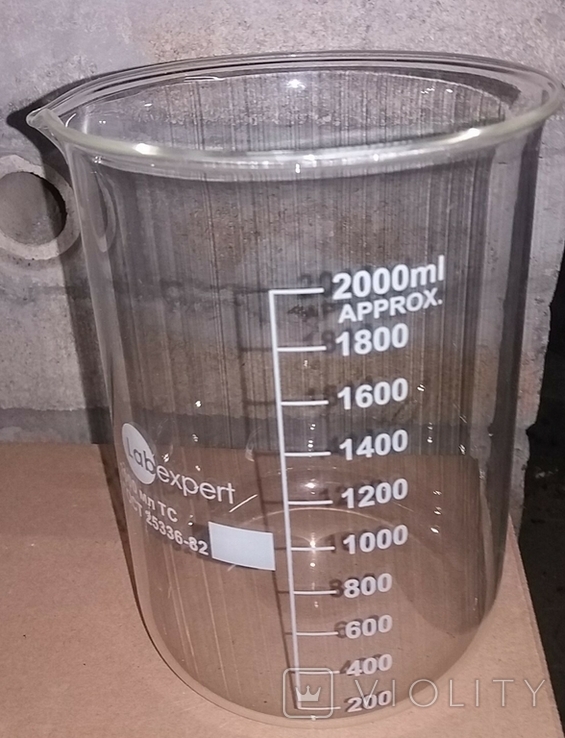 Лабораторный стакан ,градуированый 2000мл(низкий с носиком) термостойкий.