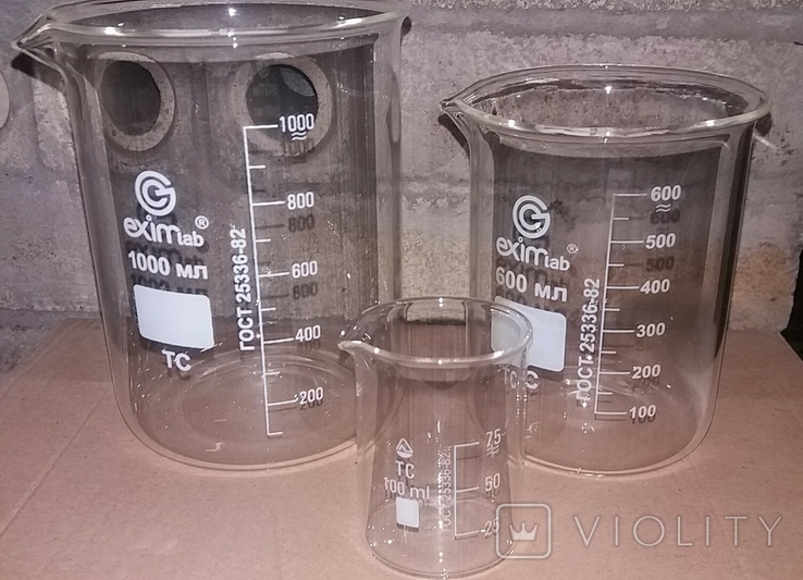 Лабораторные стаканы ,градуированые 1000мл,,600мл,100мл(низкие с носиком) термостойкие