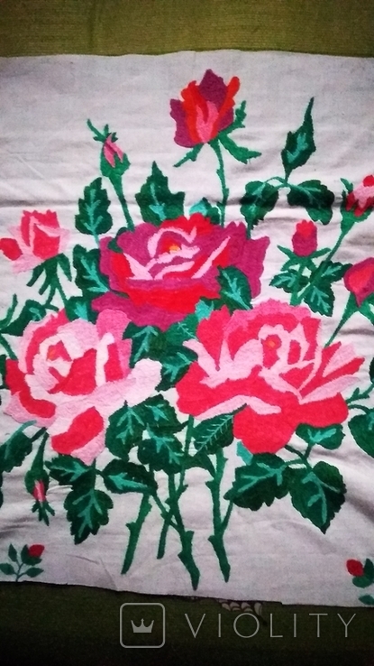 Старинная вышитая картина с розами