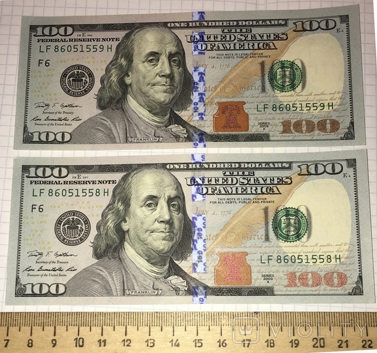 100 доллар США, 2 шт., 2009 год / Номера подряд, серия LF (в защитном файле), фото №2