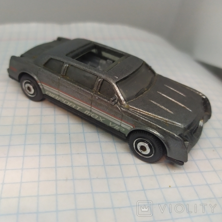 Машинка Limousine. 2001 Mattel. Matchbox