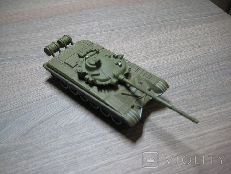 Танк Т - 72. Заводская модель. Масштаб 1: 72.