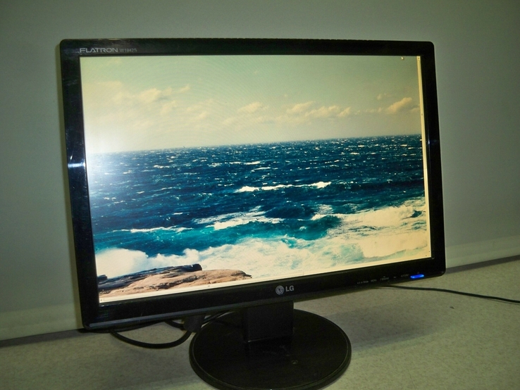 Монитор TFT (LCD) 19 дюймов LG Flatron W1942S широкоформатный, фото №3