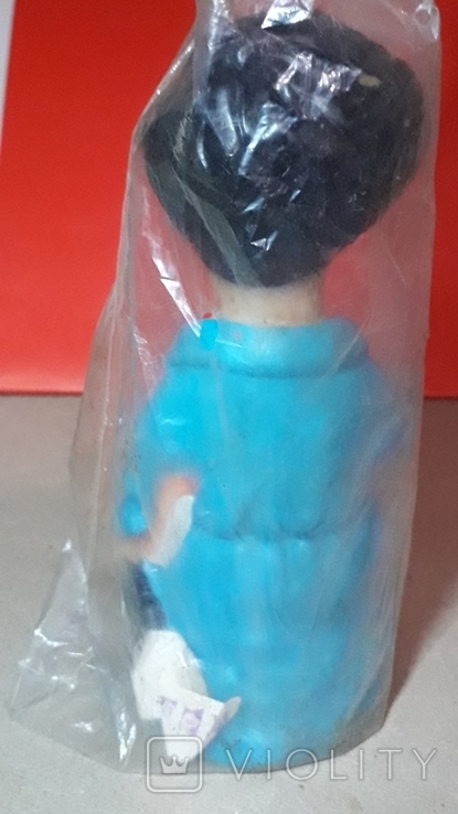 Игрушка резиновая из СССР "Мальчик со свечкой и книгой" в упаковке, фото №3