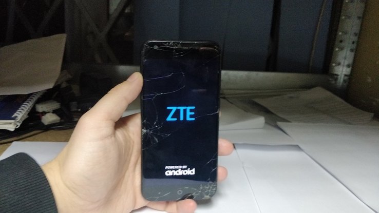 Смартфон ZTE Blade A6 3/32 GB (разбит дисплей)