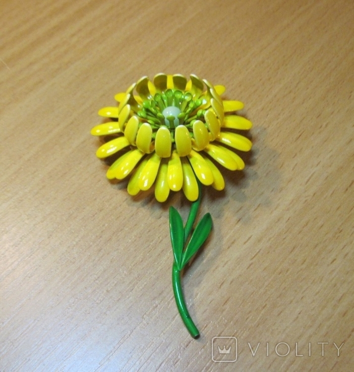 Брошь "Солнечный цветок", эмаль, 60-е годы, США.