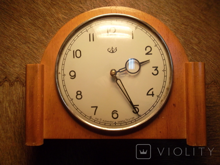 Настольные механические часы в деревянном корпусе СССР на ходу, фото №2