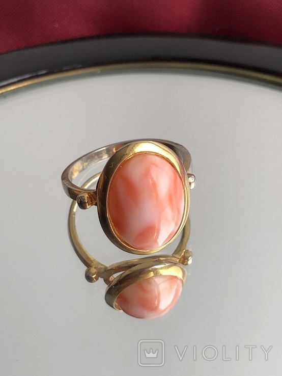 Винтажные серебряный перстень в позолоте с натуральным кораллом