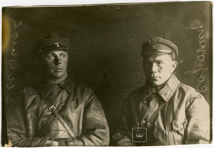 1935 г. Сорокин - младший лейтенант (справа) с товарищем.