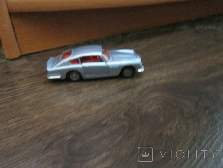 Dinky toys aston martin 1-43, фото №6